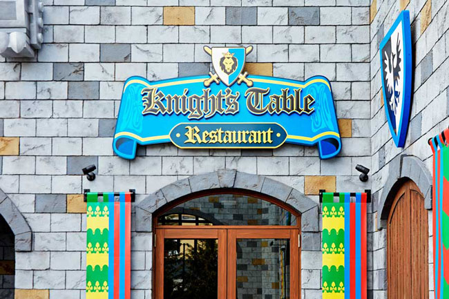 Restaurant Outside Knight S Table Restaurant 02 650Mini