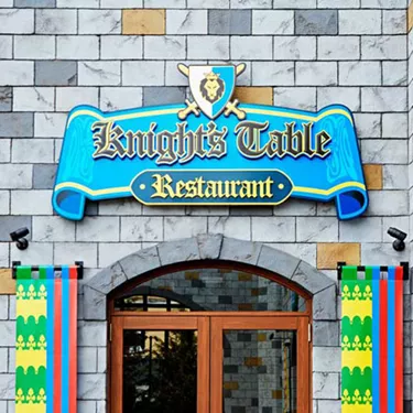 Restaurant Outside Knight S Table Restaurant 02 650Mini